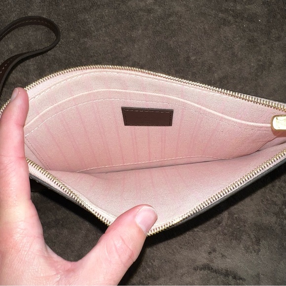 LOUIS VUITTON DAMIER EVENE NEVERFULL CLUTCH WRISTLET - Picture 11 of 16